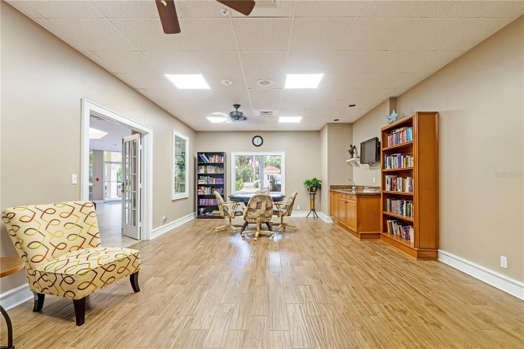 For Sale: $279,000 (2 beds, 2 baths, 1400 Square Feet)