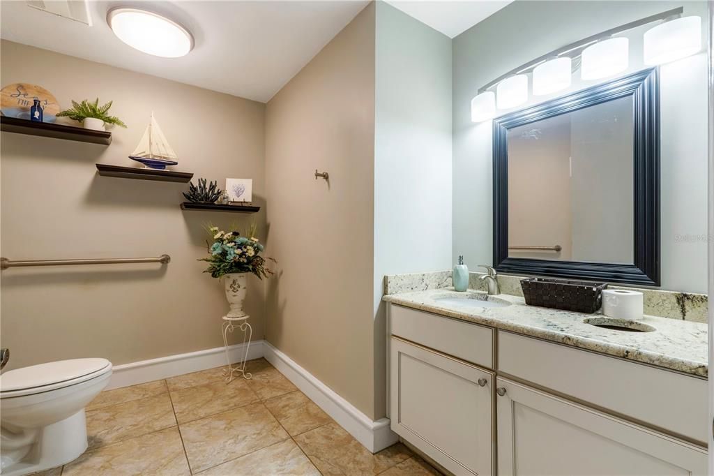 For Sale: $279,000 (2 beds, 2 baths, 1400 Square Feet)