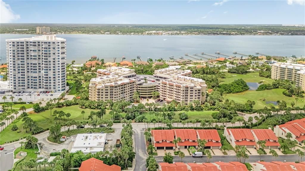 For Sale: $279,000 (2 beds, 2 baths, 1400 Square Feet)