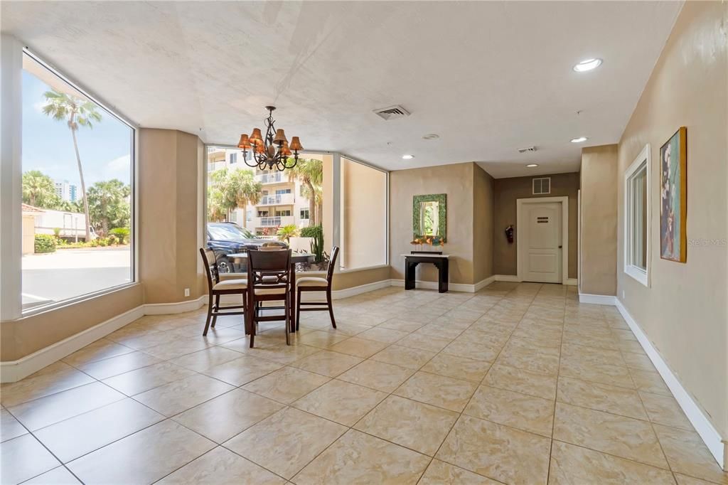 For Sale: $279,000 (2 beds, 2 baths, 1400 Square Feet)