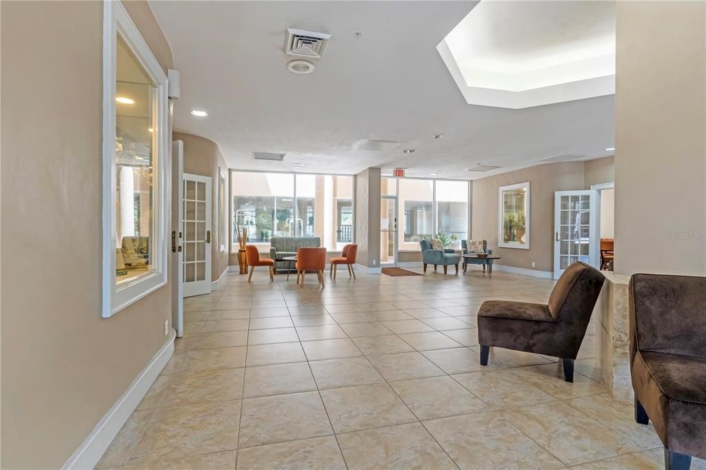 For Sale: $279,000 (2 beds, 2 baths, 1400 Square Feet)