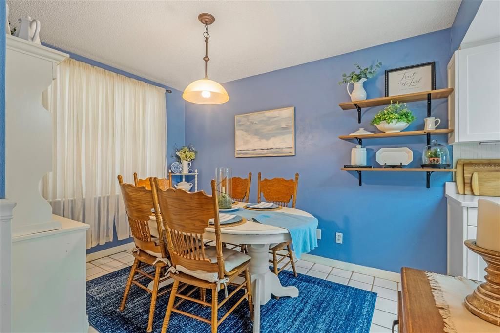 For Sale: $279,000 (2 beds, 2 baths, 1400 Square Feet)