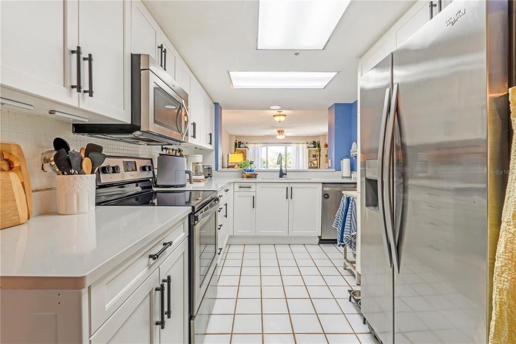 For Sale: $279,000 (2 beds, 2 baths, 1400 Square Feet)