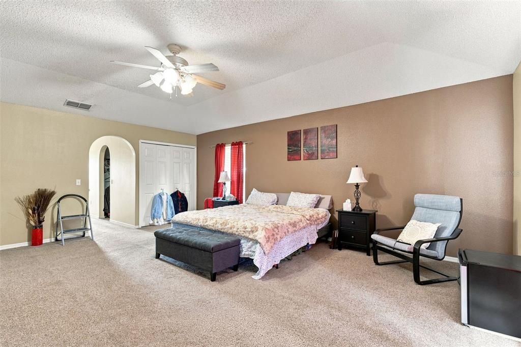 For Sale: $558,000 (4 beds, 3 baths, 3016 Square Feet)