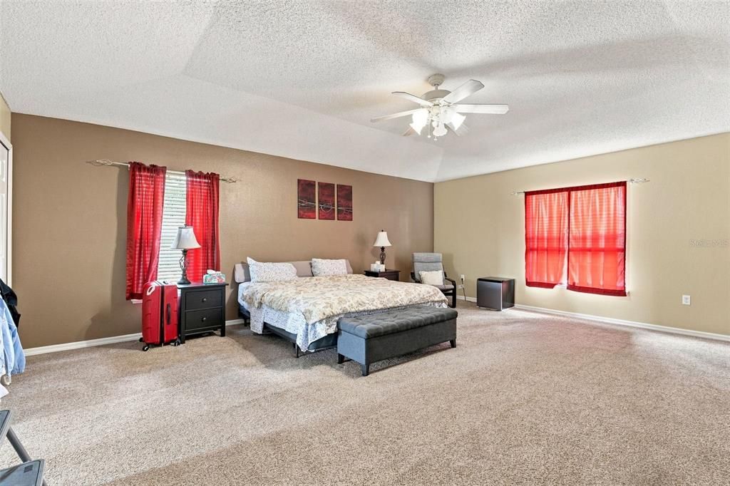 For Sale: $558,000 (4 beds, 3 baths, 3016 Square Feet)