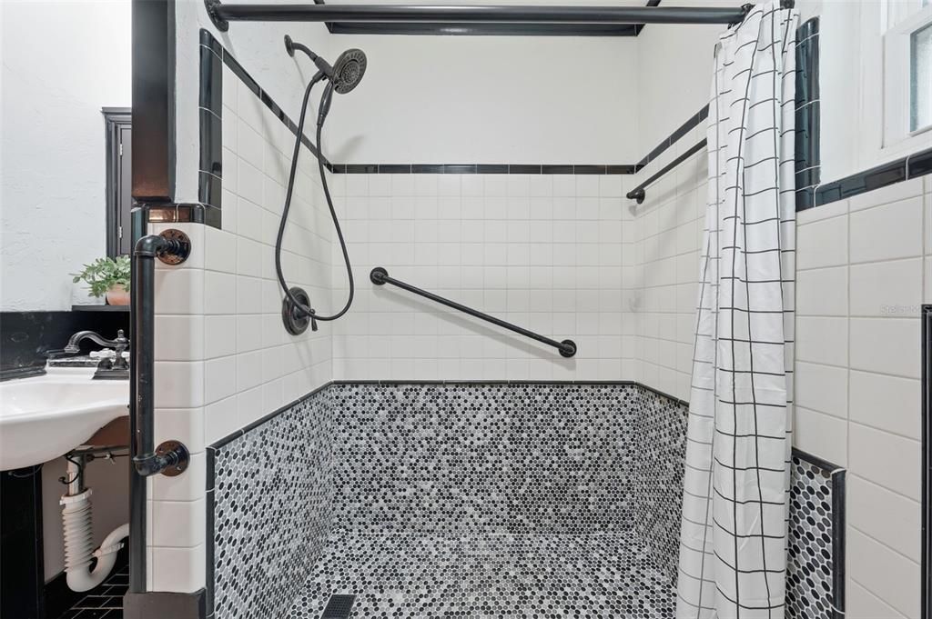 For Sale: $339,000 (3 beds, 1 baths, 1460 Square Feet)