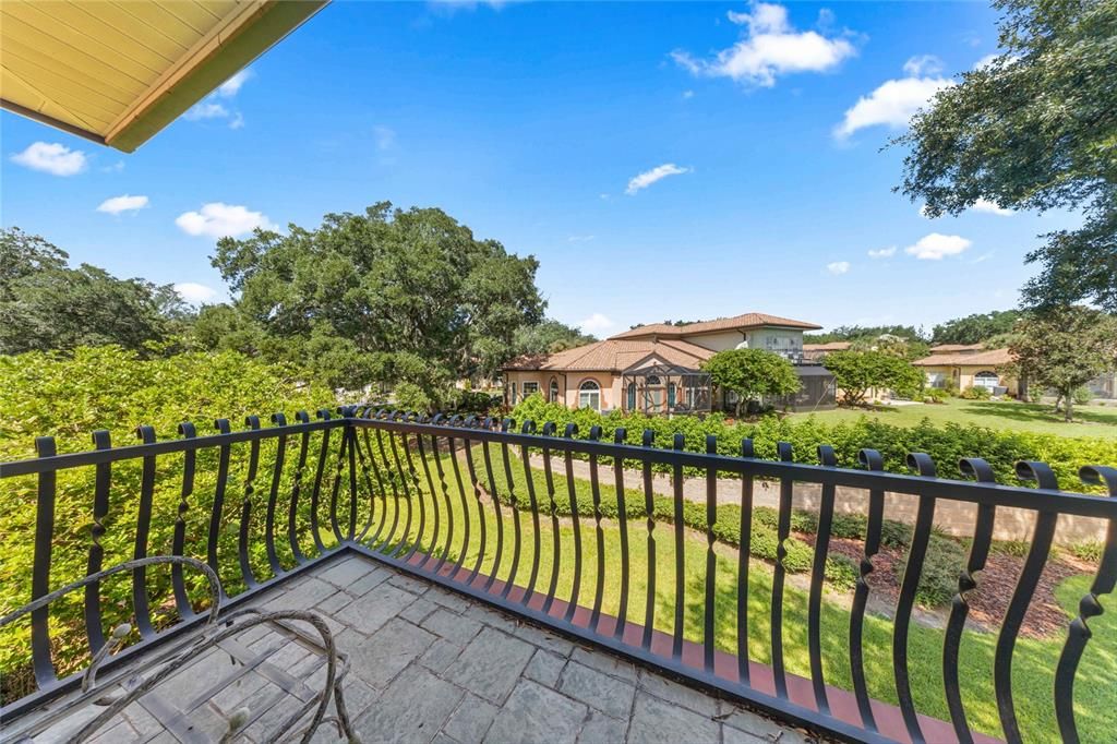 For Sale: $749,900 (3 beds, 2 baths, 2088 Square Feet)