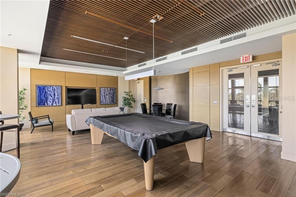 For Sale: $250,000 (2 beds, 2 baths, 1180 Square Feet)