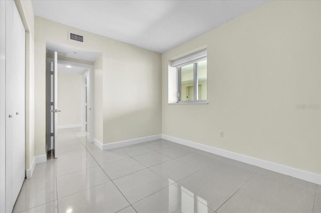 For Sale: $250,000 (2 beds, 2 baths, 1180 Square Feet)