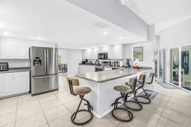 For Sale: $765,000 (3 beds, 2 baths, 2368 Square Feet)