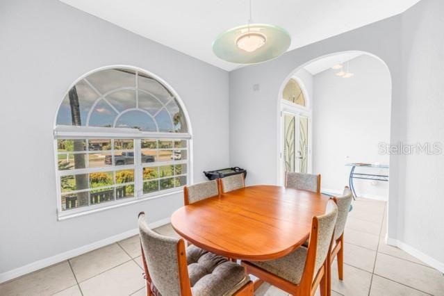 For Sale: $765,000 (3 beds, 2 baths, 2368 Square Feet)