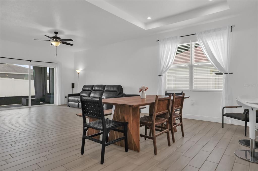 For Sale: $575,000 (3 beds, 2 baths, 1713 Square Feet)