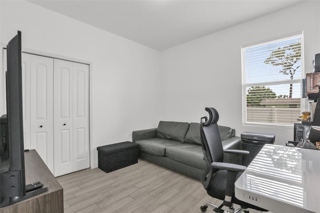 For Sale: $575,000 (3 beds, 2 baths, 1713 Square Feet)