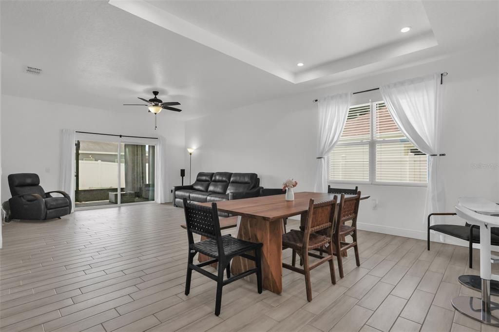 For Sale: $575,000 (3 beds, 2 baths, 1713 Square Feet)