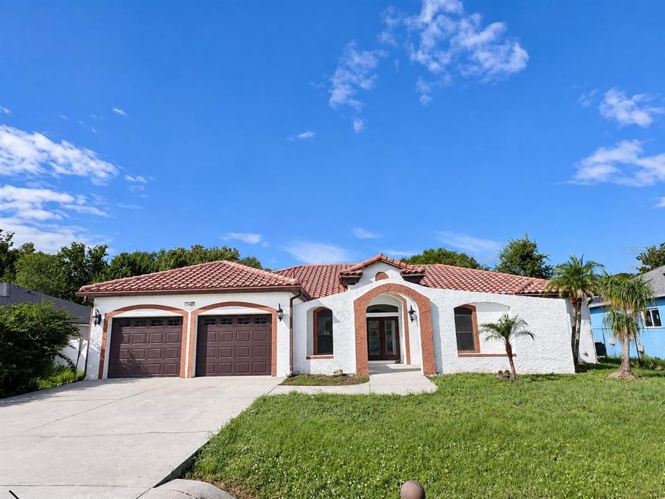 For Sale: $389,999 (3 beds, 2 baths, 1930 Square Feet)