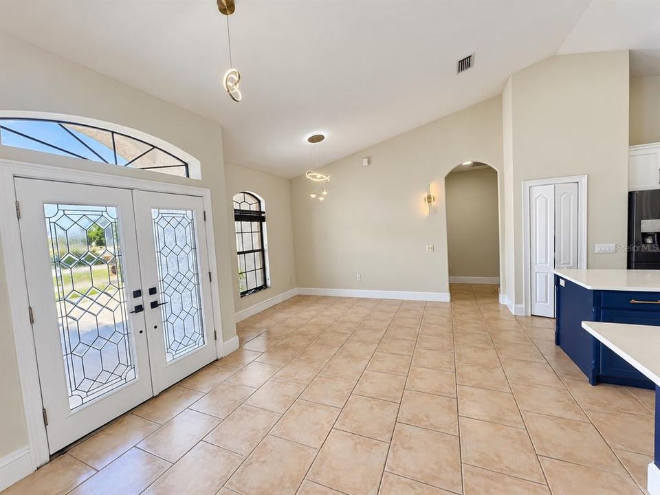 For Sale: $389,999 (3 beds, 2 baths, 1930 Square Feet)