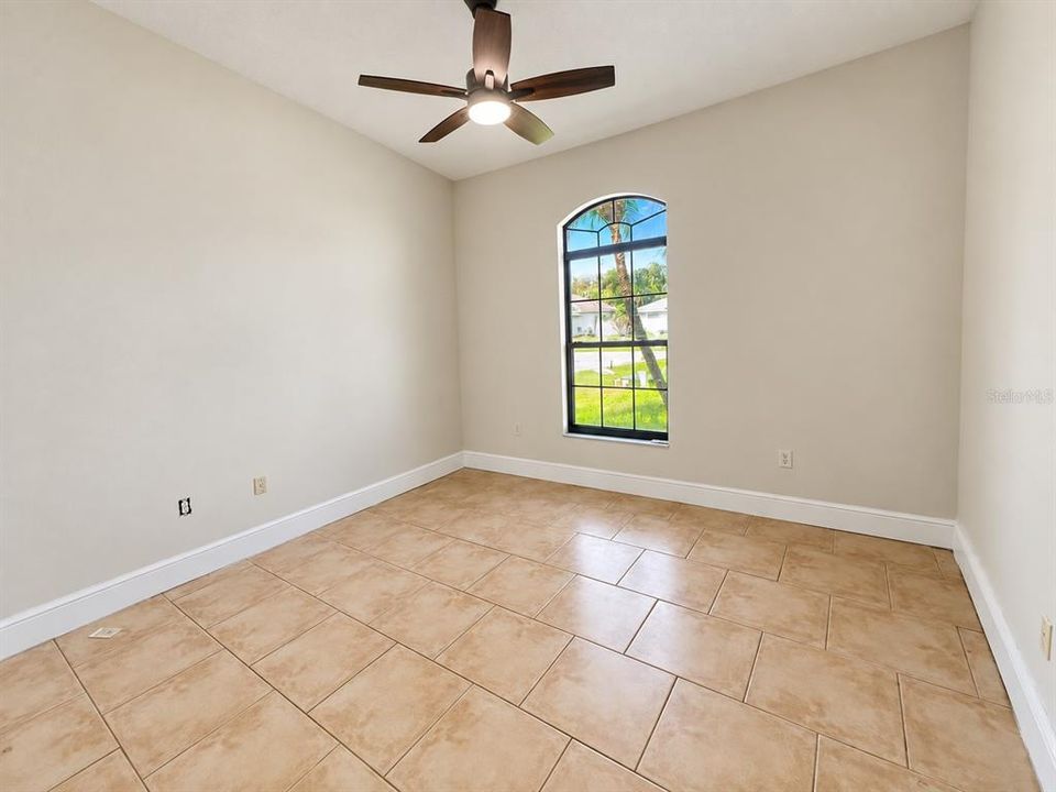 For Sale: $389,999 (3 beds, 2 baths, 1930 Square Feet)
