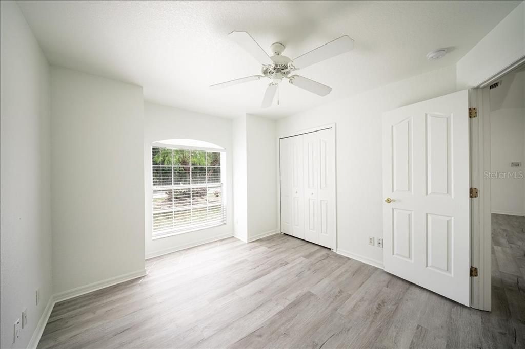 For Sale: $275,000 (3 beds, 2 baths, 1285 Square Feet)
