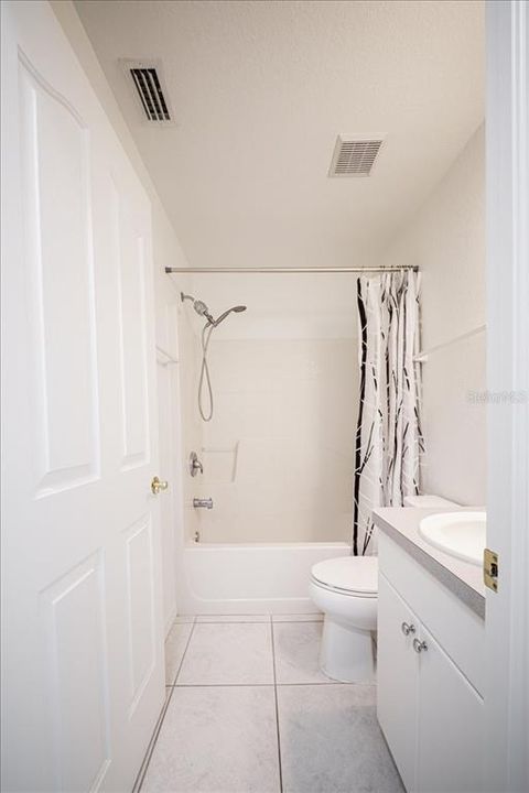 For Sale: $275,000 (3 beds, 2 baths, 1285 Square Feet)