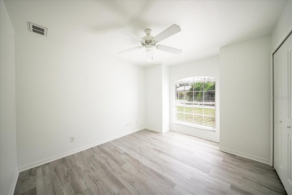 For Sale: $275,000 (3 beds, 2 baths, 1285 Square Feet)