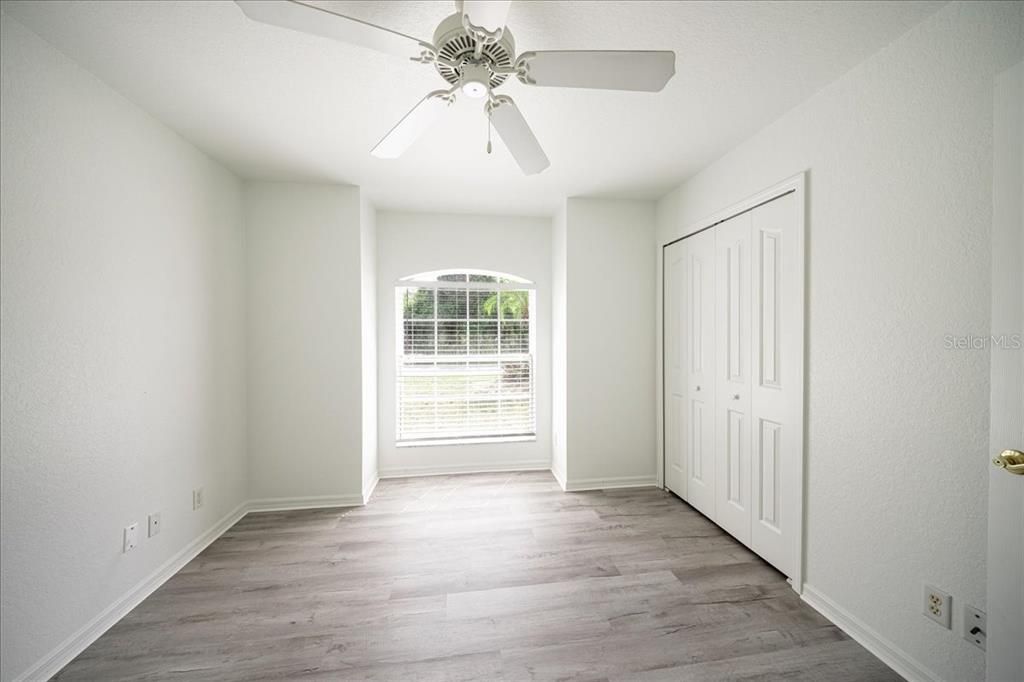 For Sale: $275,000 (3 beds, 2 baths, 1285 Square Feet)