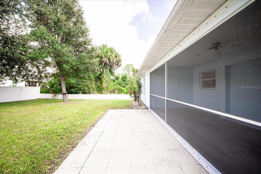 For Sale: $275,000 (3 beds, 2 baths, 1285 Square Feet)