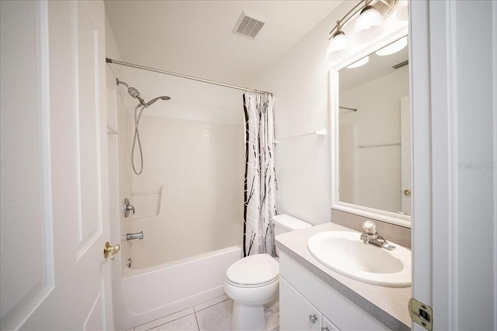 For Sale: $275,000 (3 beds, 2 baths, 1285 Square Feet)