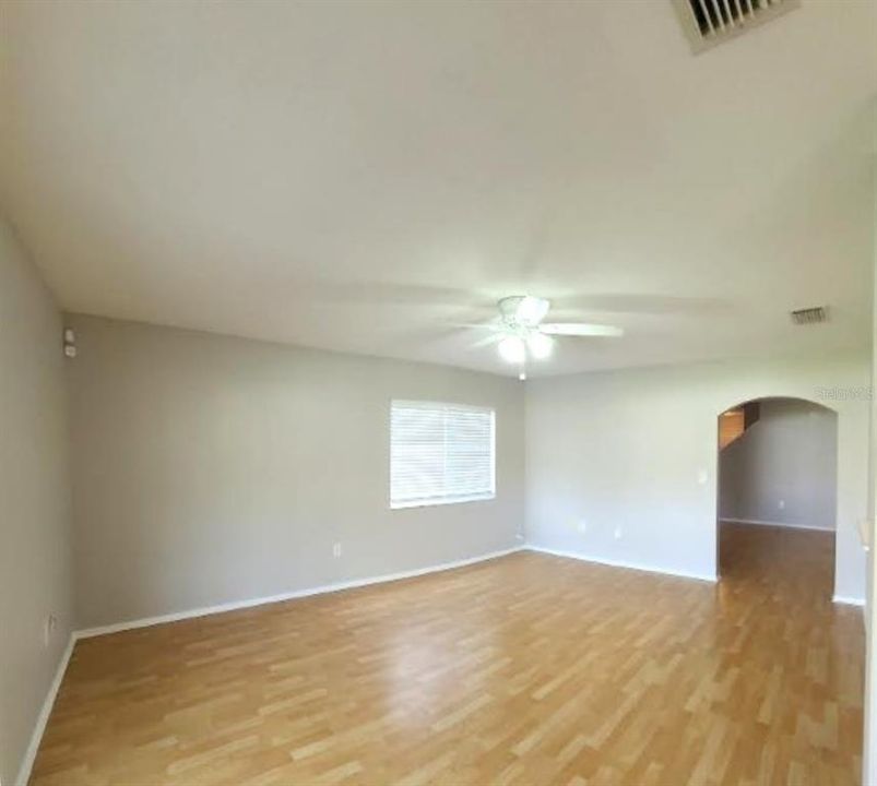 En Renta: $2,595 (4 camas, 2 baños, 2048 Pies cuadrados)