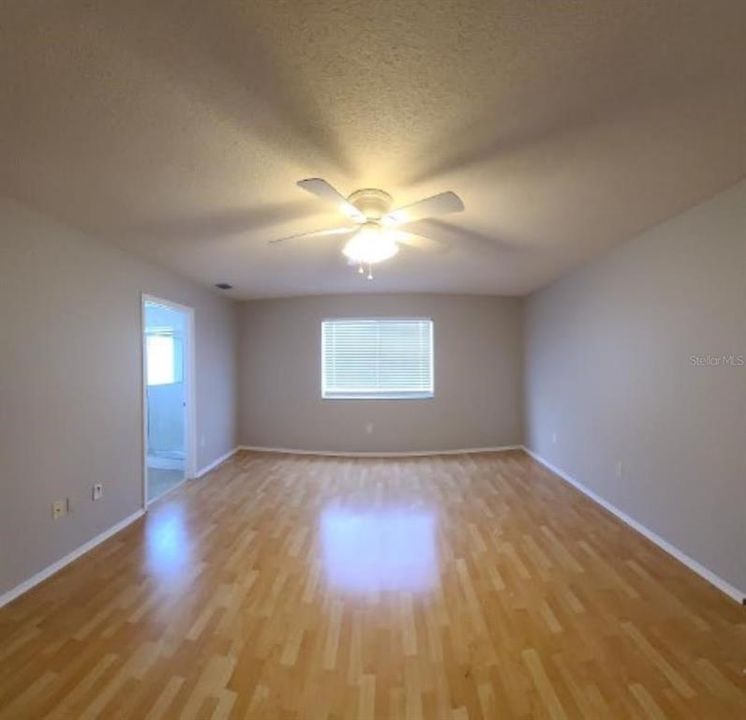 En Renta: $2,595 (4 camas, 2 baños, 2048 Pies cuadrados)