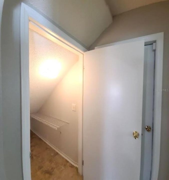 En Renta: $2,595 (4 camas, 2 baños, 2048 Pies cuadrados)