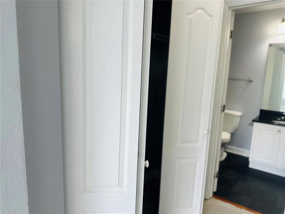 В аренду: $1,300 (2 спален, 1 ванн, 830 Квадратных фут)