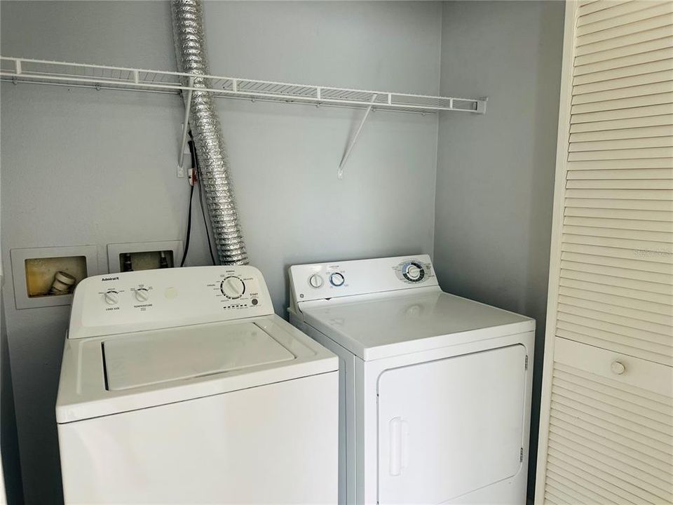 В аренду: $1,300 (2 спален, 1 ванн, 830 Квадратных фут)