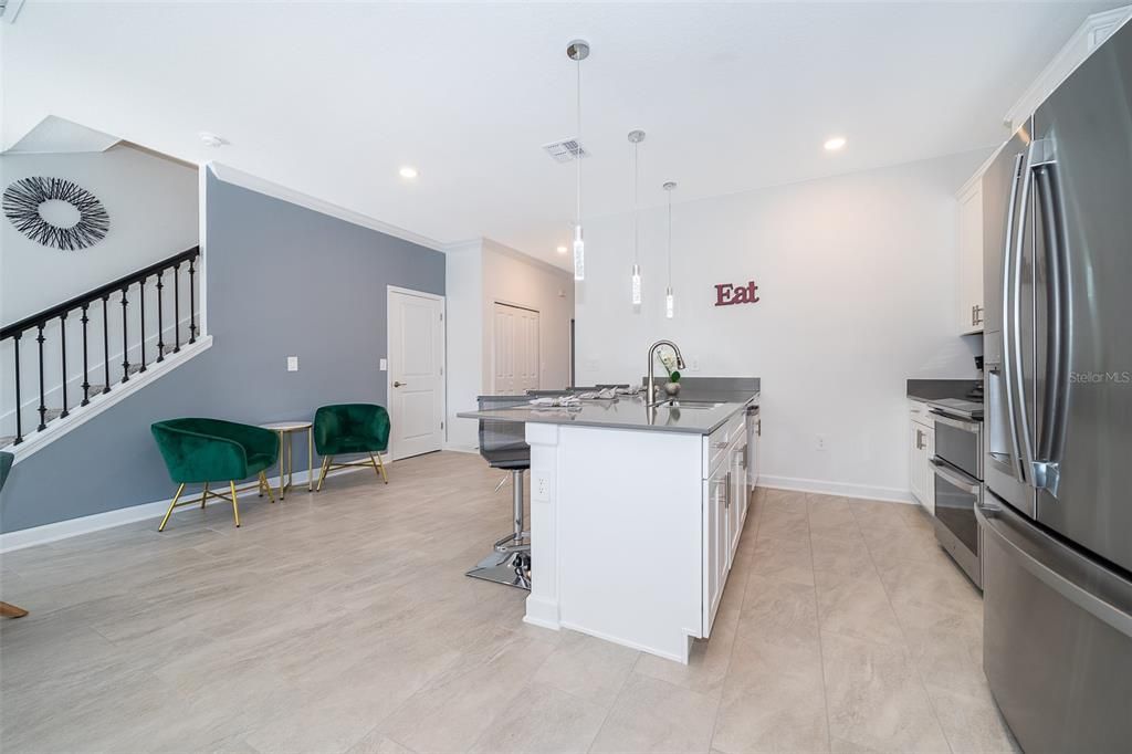 В аренду: $3,200 (5 спален, 4 ванн, 2168 Квадратных фут)