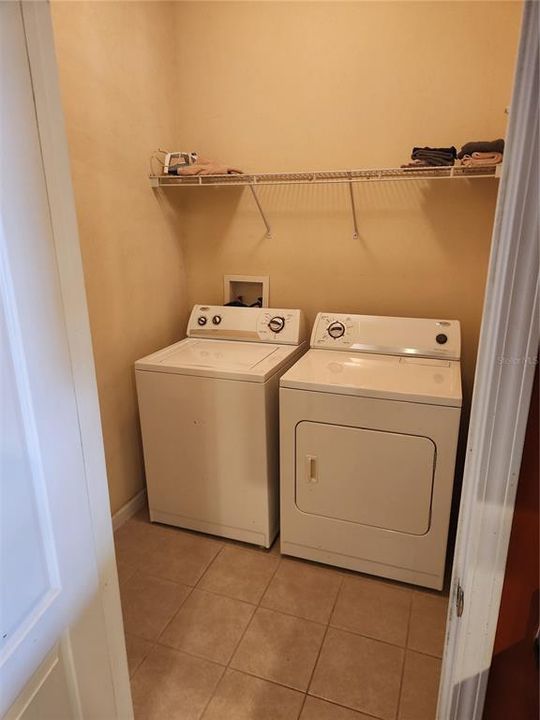 For Sale: $275,000 (3 beds, 2 baths, 1394 Square Feet)