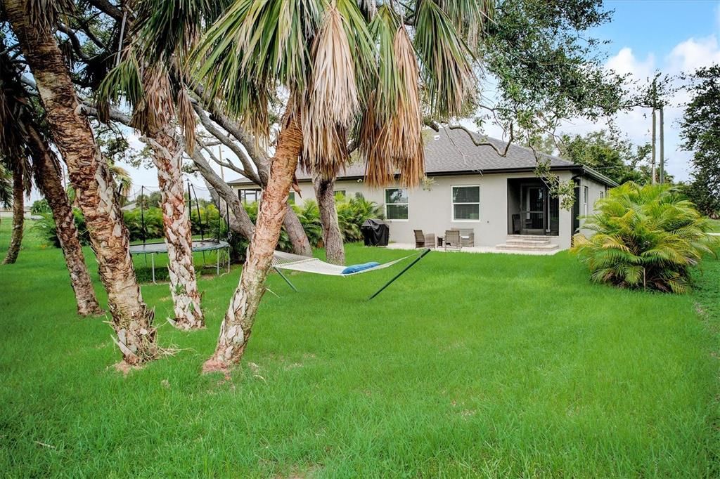 For Sale: $530,000 (6 beds, 0 baths, 2612 Square Feet)