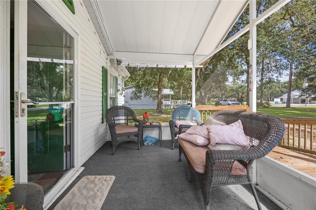 For Sale: $159,999 (3 beds, 2 baths, 1296 Square Feet)