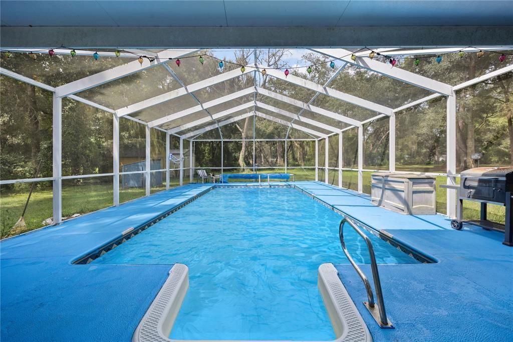 For Sale: $159,999 (3 beds, 2 baths, 1296 Square Feet)