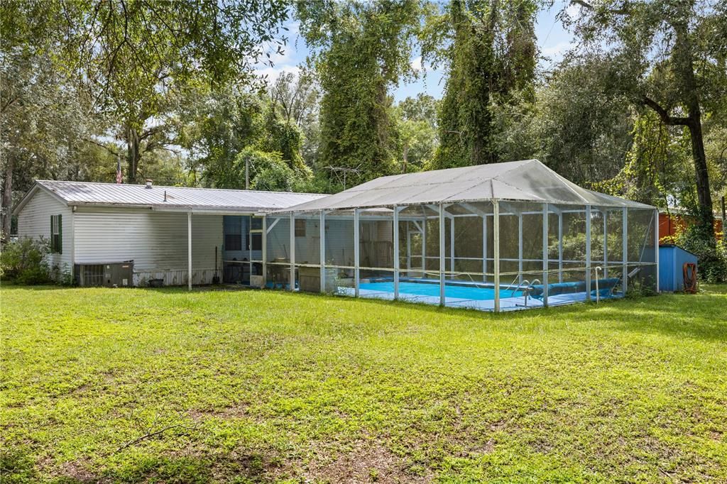 For Sale: $159,999 (3 beds, 2 baths, 1296 Square Feet)