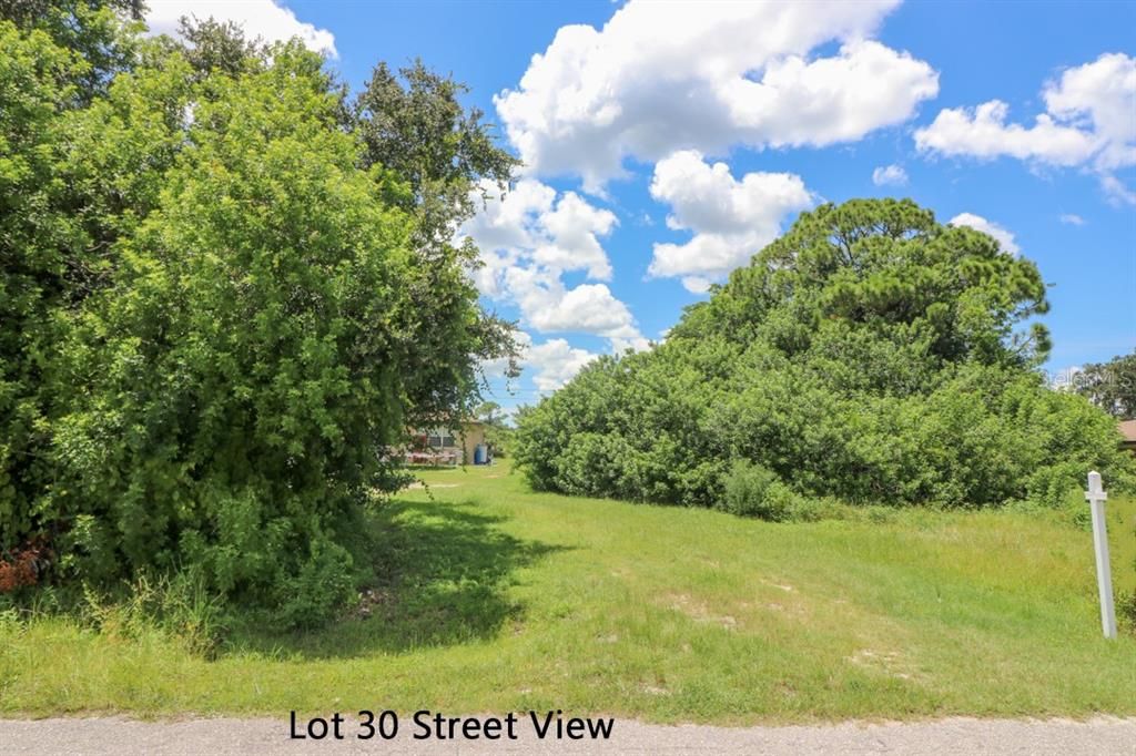 На продажу: $39,000 (0.17 acres)