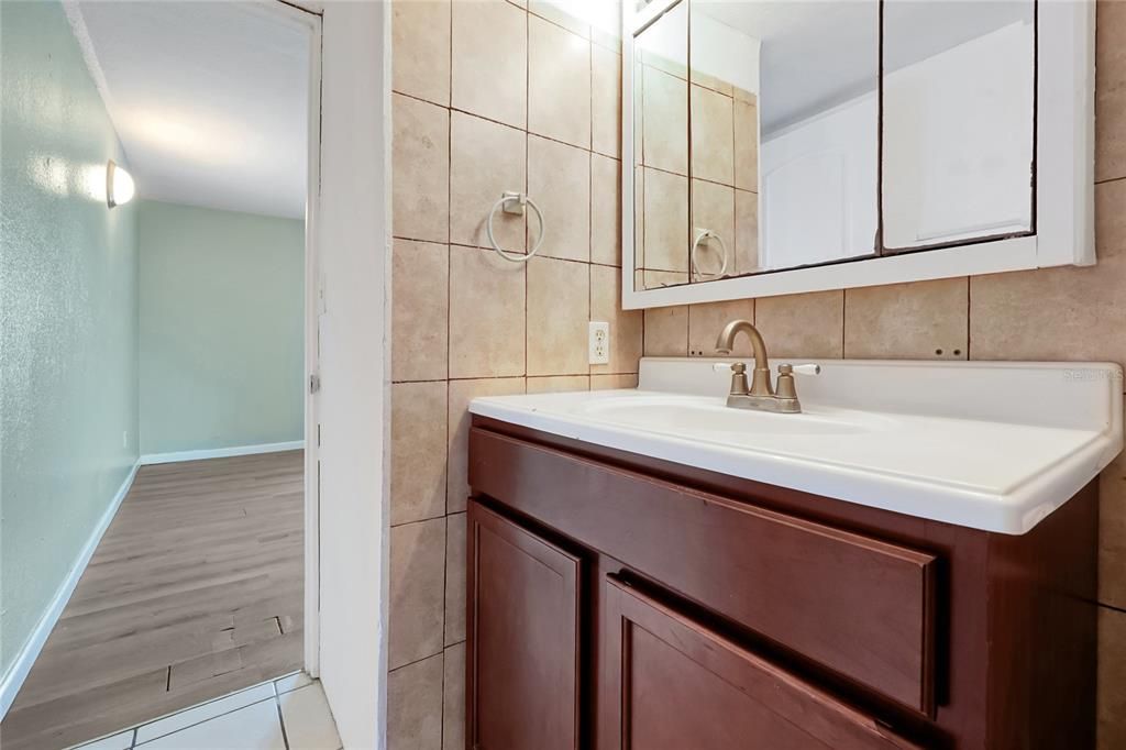 For Sale: $125,000 (2 beds, 2 baths, 944 Square Feet)