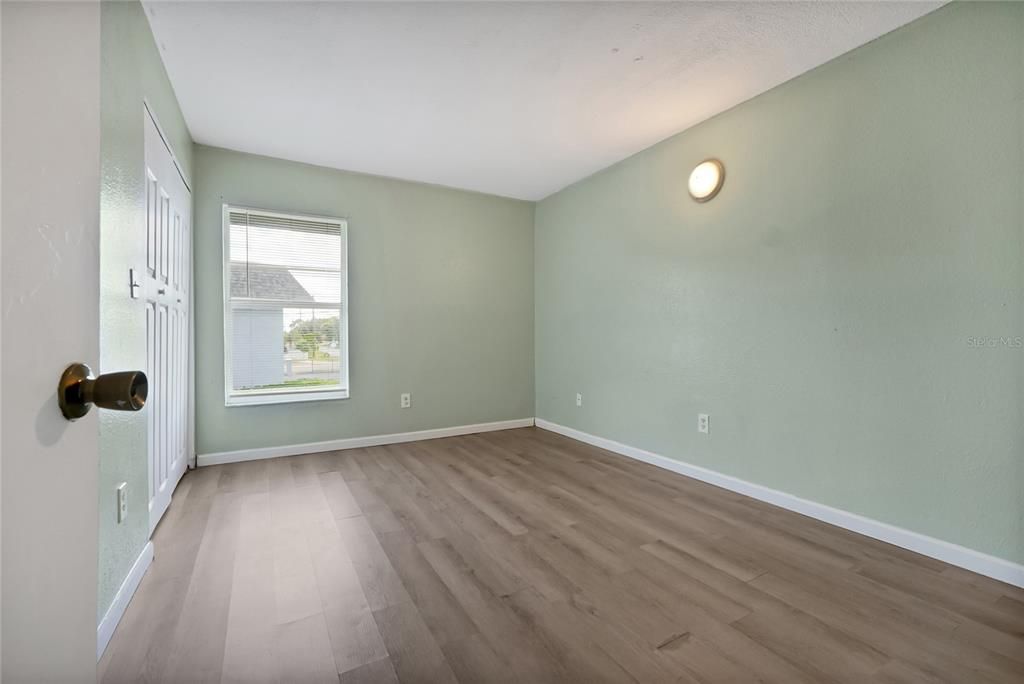 For Sale: $125,000 (2 beds, 2 baths, 944 Square Feet)