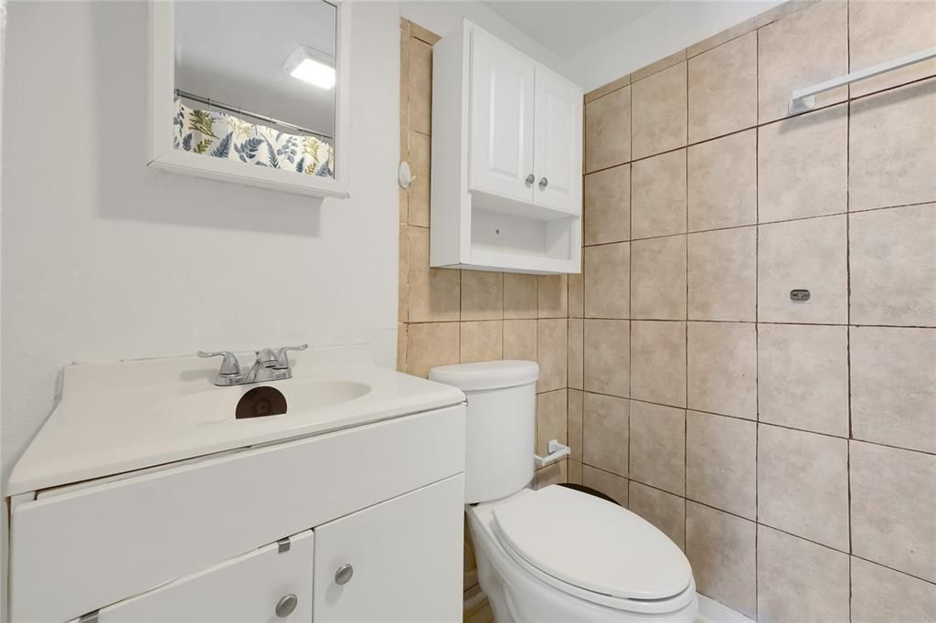 For Sale: $125,000 (2 beds, 2 baths, 944 Square Feet)