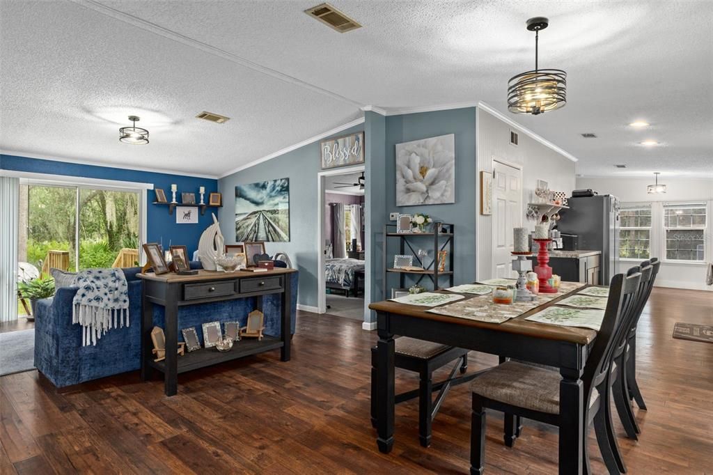 For Sale: $249,000 (3 beds, 2 baths, 1452 Square Feet)