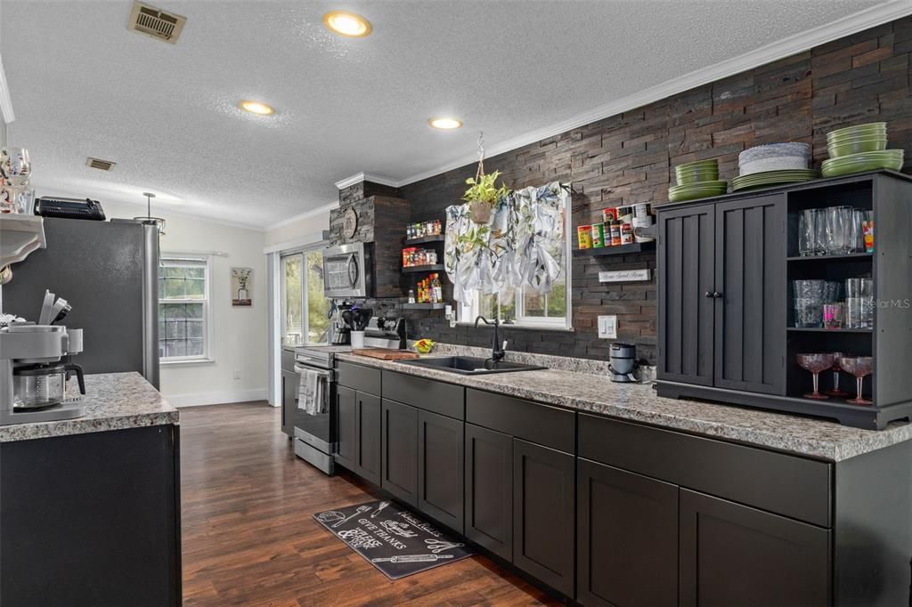 For Sale: $249,000 (3 beds, 2 baths, 1452 Square Feet)