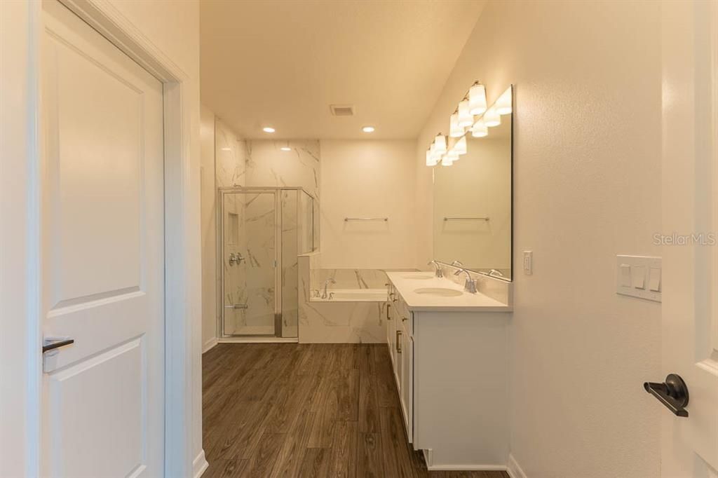 For Sale: $820,000 (5 beds, 5 baths, 3775 Square Feet)