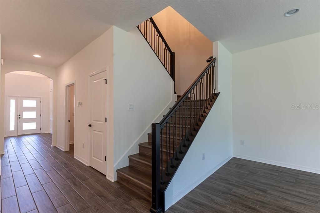 For Sale: $820,000 (5 beds, 5 baths, 3775 Square Feet)