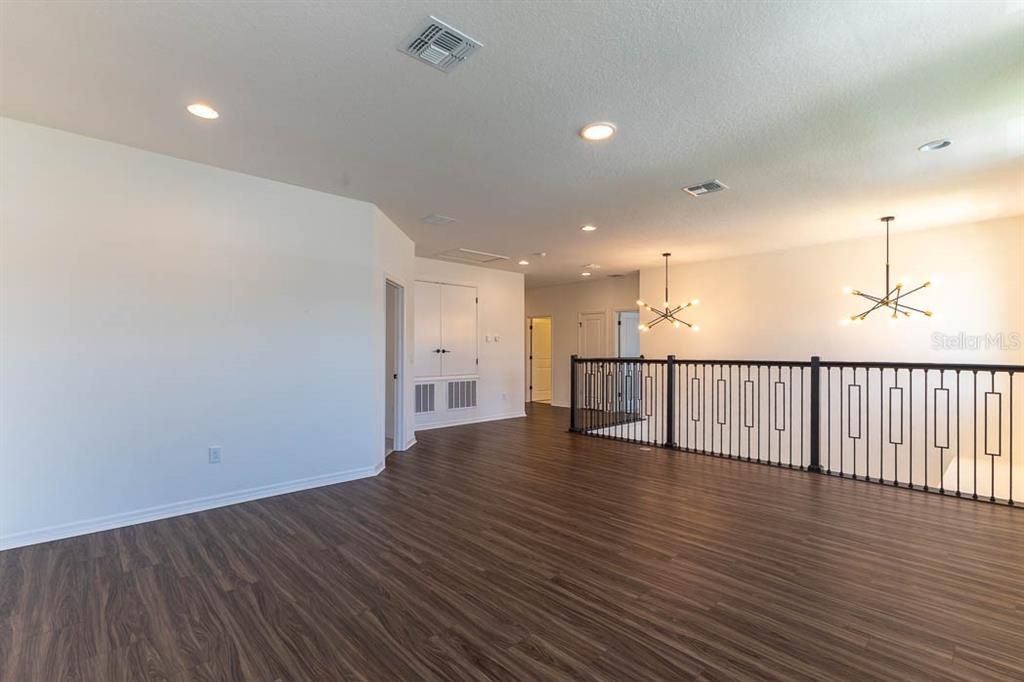 For Sale: $820,000 (5 beds, 5 baths, 3775 Square Feet)