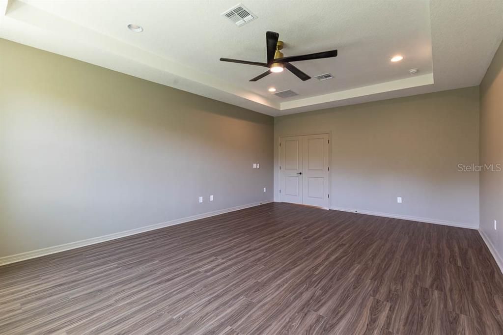 For Sale: $820,000 (5 beds, 5 baths, 3775 Square Feet)
