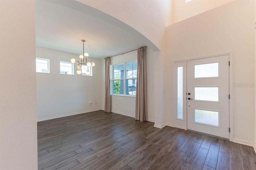 For Sale: $820,000 (5 beds, 5 baths, 3775 Square Feet)