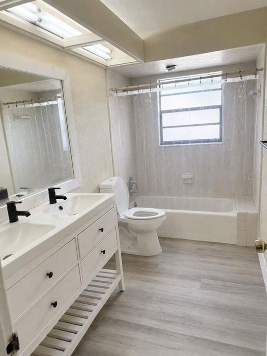 For Sale: $765,000 (5 beds, 3 baths, 3125 Square Feet)